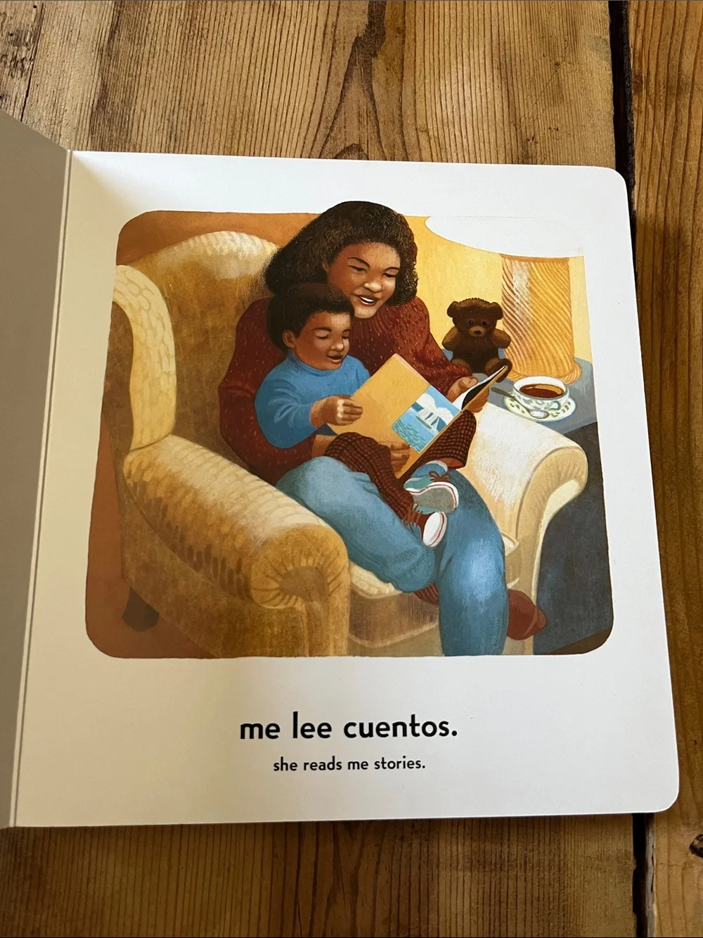 <Spanish & English> I Love My Mommy Because.. Quiero a mi mama porque Board Book